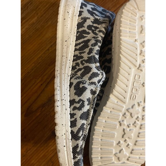 Hey Dude Women's Cheetah Grey Slip-On Shoes Size 5 US 36 EU New with Tag - Picture 3 of 5